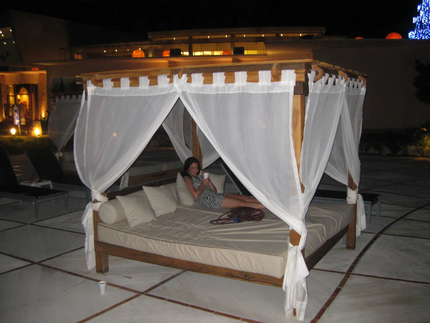 Jenny-Picture-Album-1/012_cancundec2008-12.webp