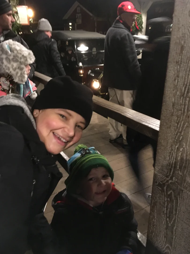 Jenny-Picture-Album-2/095_holidaynights2017-2.webp