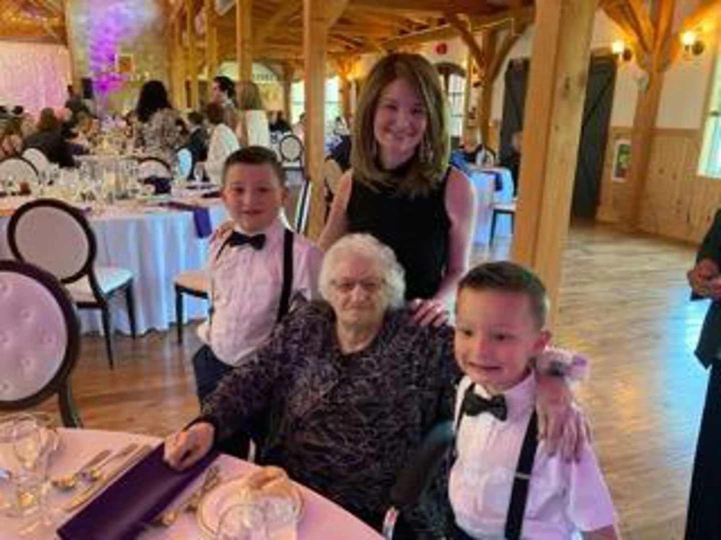 Jenny-Picture-Album-3/089_ginawedding2022-2.webp