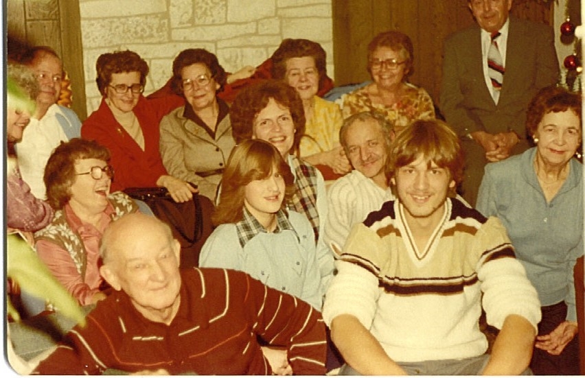 Dahl-Family-Historical-Pictures/DahlFamilyReunion-June-1979.jpg