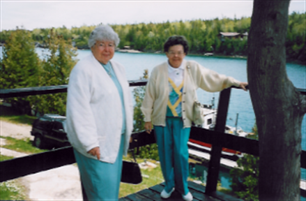 Dahl-Family-Historical-Pictures/MarieDahlBenderAndSisterElenore-Tobermory-1999.png